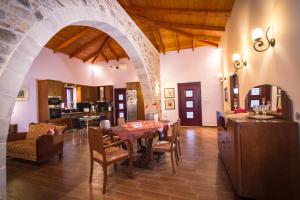 Posezení v ubytování PRIVATE Sapphiros Villa