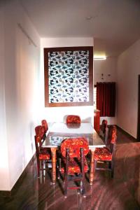 Un lugar para sentarse en HOLYDAy HIDEOUT
