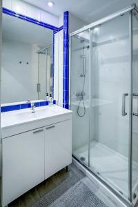 Et badeværelse på Romana Playa Marbella