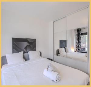 Ένα ή περισσότερα κρεβάτια σε δωμάτιο στο Chez Pat' I T2 I Saint-Julien +19 φωτογραφίες