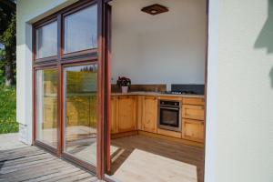 Η κουζίνα ή μικρή κουζίνα στο Frešer Farm Accommodation +8 φωτογραφίες