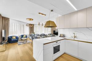 Dapur atau dapur kecil di Skypark's Luxury Suite II with Prime View +32 gambar