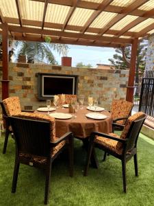 Μια τηλεόραση ή/και κέντρο ψυχαγωγίας στο Hidden-Gem