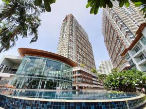 Πισίνα στο ή κοντά στο Riverview Condo Near Icon Siam Hi Speed Internet