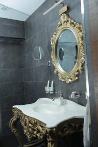 ナマンガンにあるShedevr Plazaのギャラリーの写真