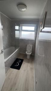 Gambar di galeri bagi QueensBerry Rooms Annan di Annan