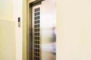 Fotografie z fotogalerie ubytování Hotel O RKS Nearby Narsingi, Kokapet, and Neknampur v destinaci Gundipet + 22 fotografií