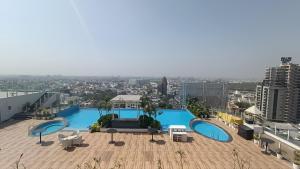 Kolam renang di atau dekat dengan A N Studio Room, The Grand Anukampa +11 gambar