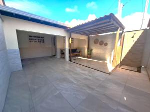 Balkón nebo terasa v ubytování Casa para temporada c/ ar condicionado, próximo da praia e do Beco das Garrafas