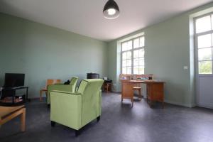 Μια τηλεόραση ή/και κέντρο ψυχαγωγίας στο GITES DE LA GARE