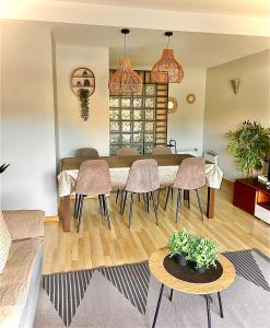 Χώρος καθιστικού στο FENALS BEACH&CHIC, Boutique Apartament with parking, full equipped near the beach