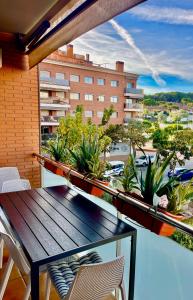 Μπαλκόνι ή βεράντα στο FENALS BEACH&CHIC, Boutique Apartament with parking, full equipped near the beach