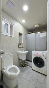 Ένα μπάνιο στο Rare House 1 +50 φωτογραφίες