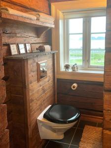 Φωτογραφία από το άλμπουμ του Charming House In An Old Barn By The Lighthouse σε Godøy