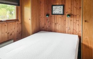 Ένα ή περισσότερα κρεβάτια σε δωμάτιο στο Awesome Home In Jerup With Wifi +6 φωτογραφίες