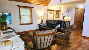 Posezení v ubytování Chapel Rest - Breathtaking Views + 15 fotografií