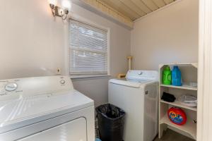 Φωτογραφία από το άλμπουμ του Relaxing Vibrant and Upscale 1Bedroom 1Bath Apartment σε Greensboro +29 φωτογραφίες