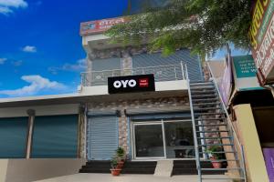 Το κτήριο όπου στεγάζεται  το ξενοδοχείο +21 φωτογραφίες