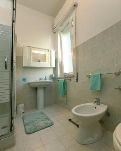 Ένα μπάνιο στο Villa Rosa Mondello