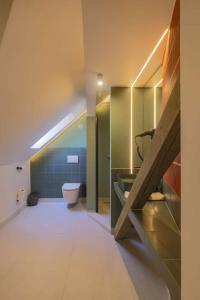 Bilik mandi di Céhes Guesthouse