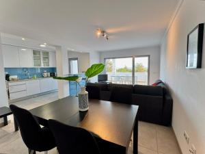 Kuchyň nebo kuchyňský kout v ubytování Pérola do Oceano + 21 fotografií