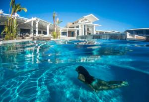 Bazén v ubytování Taumeasina Island Resort nebo v jeho okolí