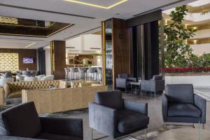 Posezení v ubytování HS HOTSSON Hotel Leon