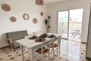 Khu vực ghế ngồi tại Blue Bay Lux House