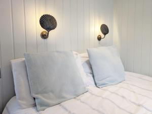 Φωτογραφία από το άλμπουμ του The Shepherd's Hut on the Beach - Pagham - Sea Front σε Pagham +16 φωτογραφίες