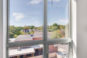 Gallery image of Blueground Newtonville rooftop nr park BOS-1232 in Newton