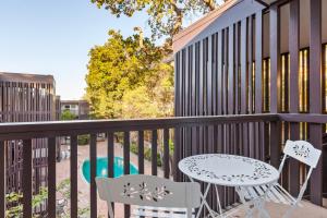 Fotografie z fotogalerie ubytování Blueground Downtown pool nr Civic Center SFO-2069 v destinaci Hayward Park