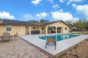 Πισίνα στο ή κοντά στο Lake O' Woods! Gated private pool home!