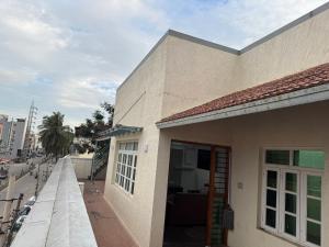 Το κτήριο όπου στεγάζεται  το διαμέρισμα