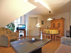 Gallery image of Birkmaase 12 Kapitänshaus Jacqueline 4-Sterne Komfort Maisonette im OG links in Zingst