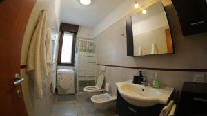Φωτογραφία από το άλμπουμ του Vimodrone Apartment σε Vimodrone