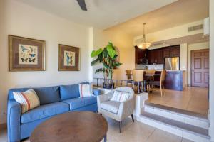 Χώρος καθιστικού στο Relaxing Beachfront Condo