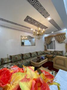 Χώρος καθιστικού στο city center family apartment