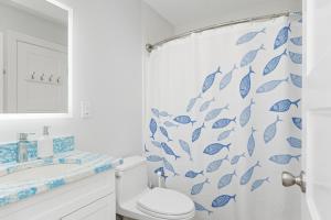 Bilik mandi di Sea Villas East +16 gambar