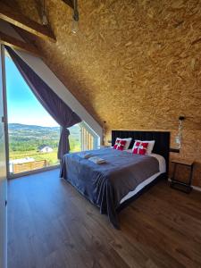 Ένα ή περισσότερα κρεβάτια σε δωμάτιο στο Lipowe Apartmenty +27 φωτογραφίες