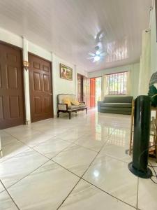 Posezení v ubytování La Casa de Tita + 2 fotografie