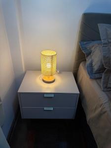 En sittgrupp på Estúdio 9º andar em frente à Praça da República +5 foton