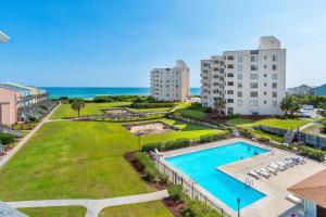 Πισίνα στο ή κοντά στο Sound of the Sea 216 W by Emerald Isle Realty