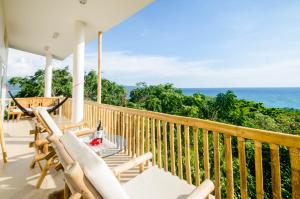 Balcony o terrace sa Boracay Amor Apartment