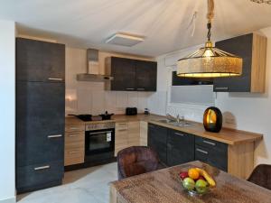 Køkken eller tekøkken på Gemütliche Wohnung in Bergisch Gladbach