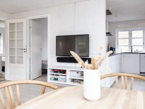 Gallery image of 6 person holiday home in Børkop in Børkop +16 photos