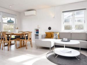Gallery image of 6 person holiday home in Børkop in Børkop