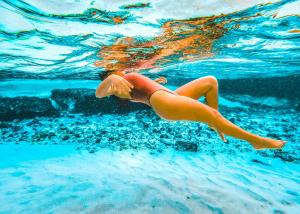 Επισκέπτες που μένουν στο Amorous Escape I 500m Award-Winning Beach I Memory Foam King Bed I AC Kitchen WiFi 7B