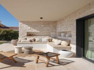 Χώρος καθιστικού στο Luxury Villa with heated infinity pool and sauna