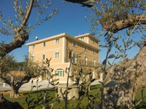 Afbeelding uit fotogalerij van Hotel Villa Michelangelo in Città Sant'Angelo