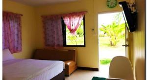 Televisyen dan/atau pusat hiburan di BanRai ChernMa Resort